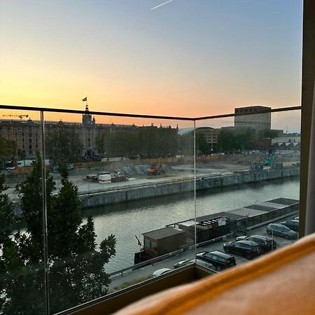 Canal View One Bedroom Flat Брюссель Екстер'єр фото